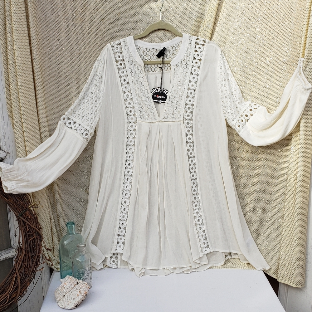 White tunic or dress